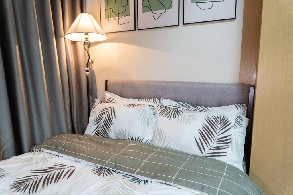 A2J Luxury 2Br Bgc Uptown Suite Near Uptown Mall Маніла Екстер'єр фото