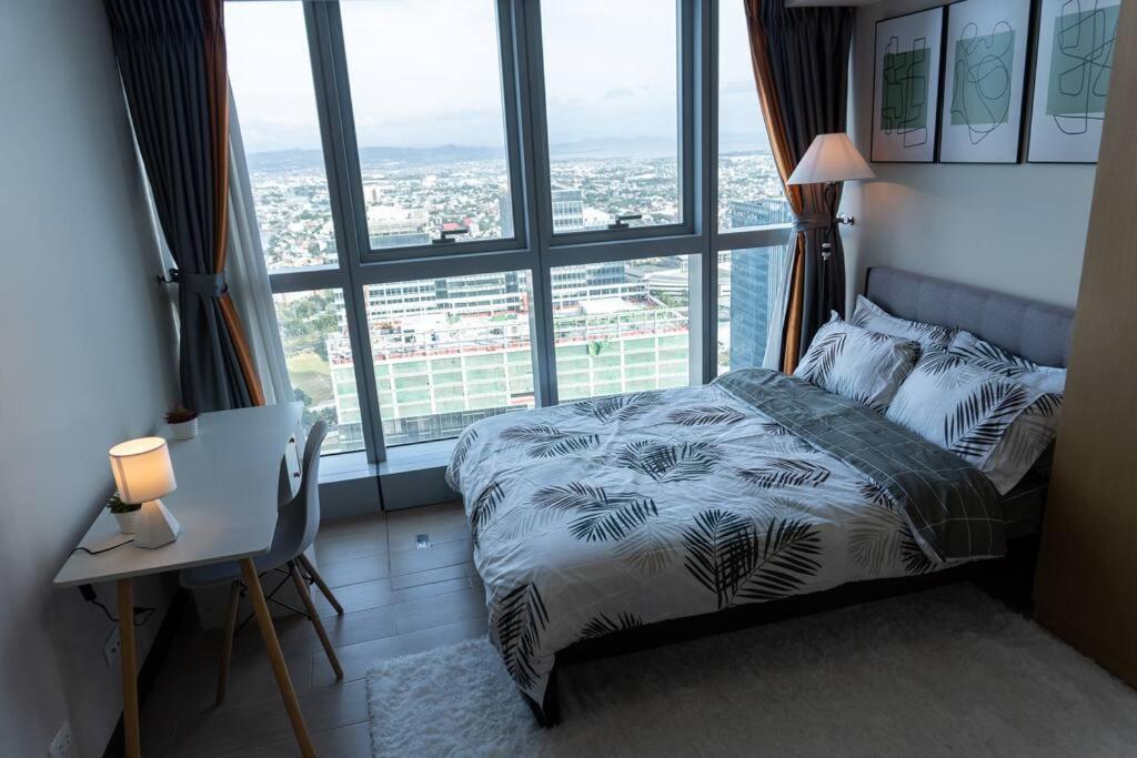 A2J Luxury 2Br Bgc Uptown Suite Near Uptown Mall Маніла Екстер'єр фото
