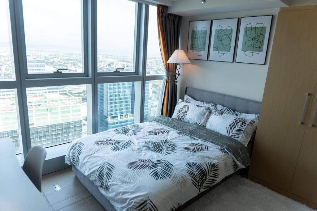 A2J Luxury 2Br Bgc Uptown Suite Near Uptown Mall Маніла Екстер'єр фото