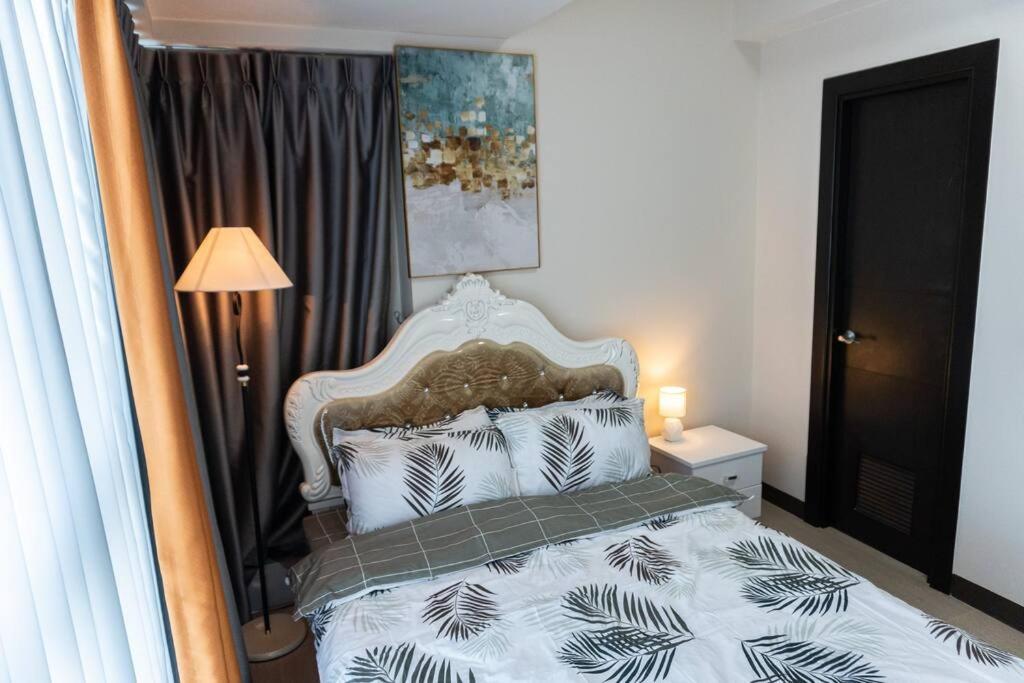 A2J Luxury 2Br Bgc Uptown Suite Near Uptown Mall Маніла Екстер'єр фото