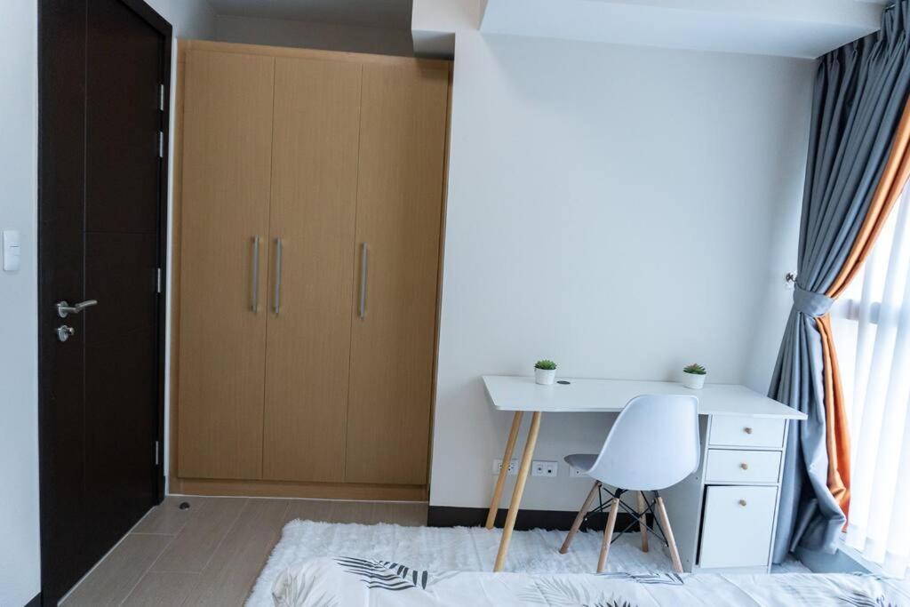 A2J Luxury 2Br Bgc Uptown Suite Near Uptown Mall Маніла Екстер'єр фото