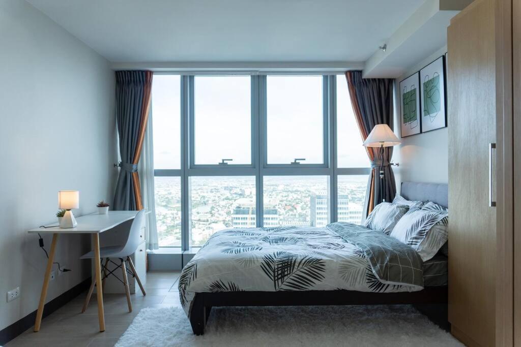 A2J Luxury 2Br Bgc Uptown Suite Near Uptown Mall Маніла Екстер'єр фото