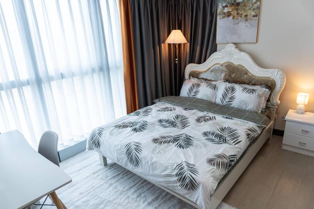 A2J Luxury 2Br Bgc Uptown Suite Near Uptown Mall Маніла Екстер'єр фото