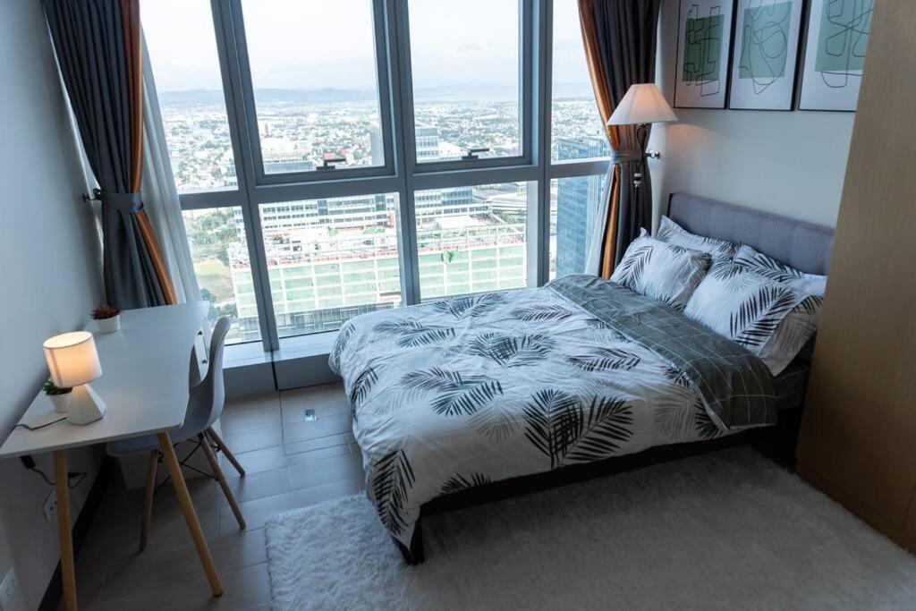 A2J Luxury 2Br Bgc Uptown Suite Near Uptown Mall Маніла Екстер'єр фото