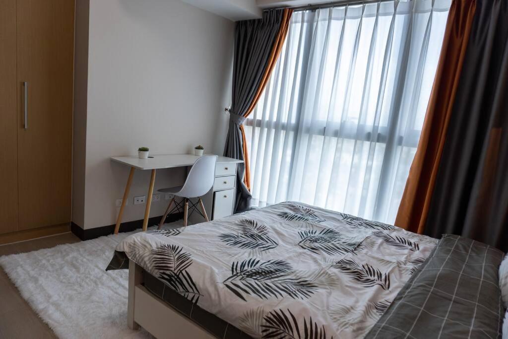 A2J Luxury 2Br Bgc Uptown Suite Near Uptown Mall Маніла Екстер'єр фото