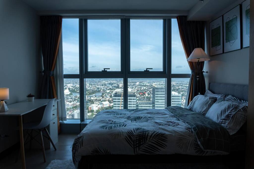 A2J Luxury 2Br Bgc Uptown Suite Near Uptown Mall Маніла Екстер'єр фото