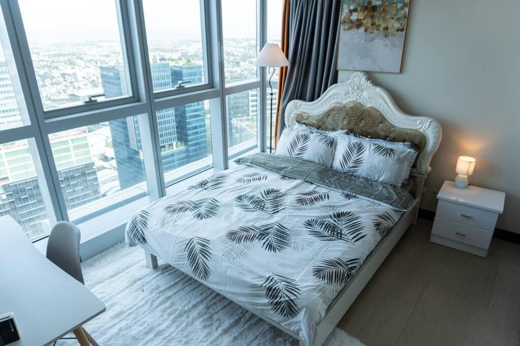 A2J Luxury 2Br Bgc Uptown Suite Near Uptown Mall Маніла Екстер'єр фото