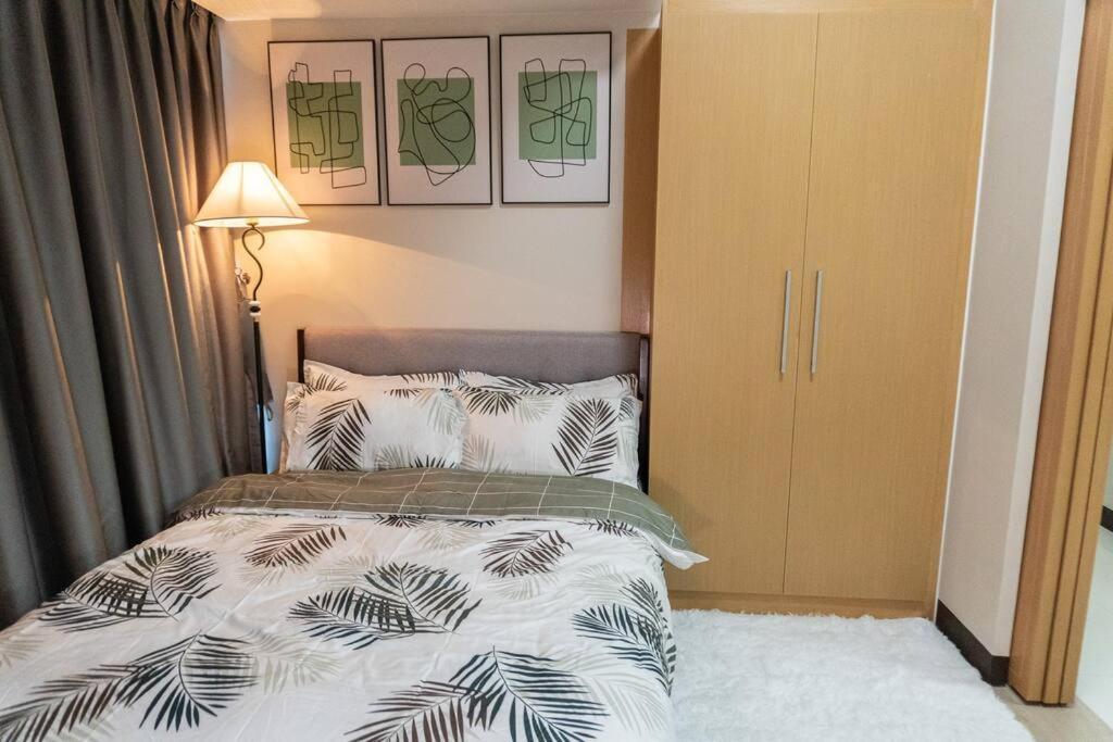 A2J Luxury 2Br Bgc Uptown Suite Near Uptown Mall Маніла Екстер'єр фото