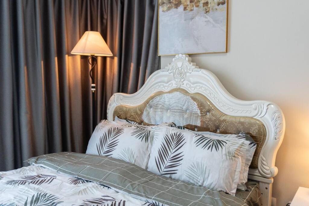 A2J Luxury 2Br Bgc Uptown Suite Near Uptown Mall Маніла Екстер'єр фото