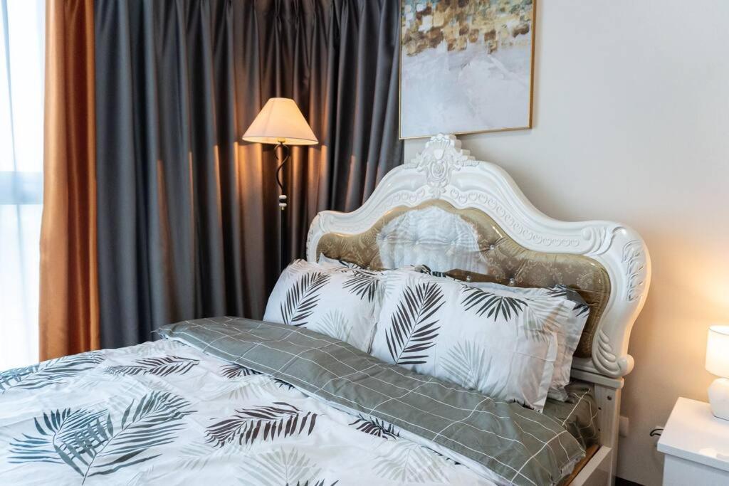 A2J Luxury 2Br Bgc Uptown Suite Near Uptown Mall Маніла Екстер'єр фото