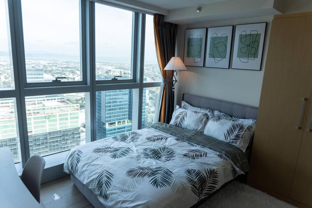 A2J Luxury 2Br Bgc Uptown Suite Near Uptown Mall Маніла Екстер'єр фото
