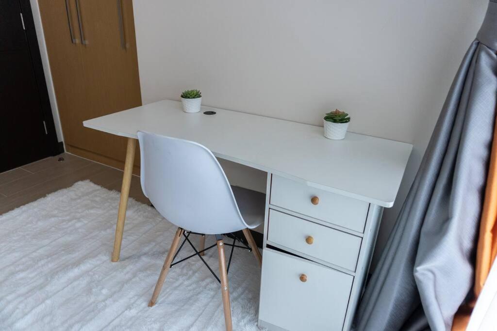 A2J Luxury 2Br Bgc Uptown Suite Near Uptown Mall Маніла Екстер'єр фото