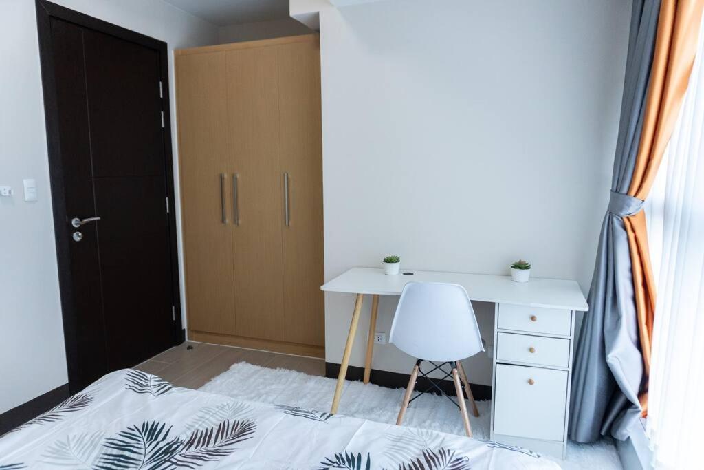 A2J Luxury 2Br Bgc Uptown Suite Near Uptown Mall Маніла Екстер'єр фото